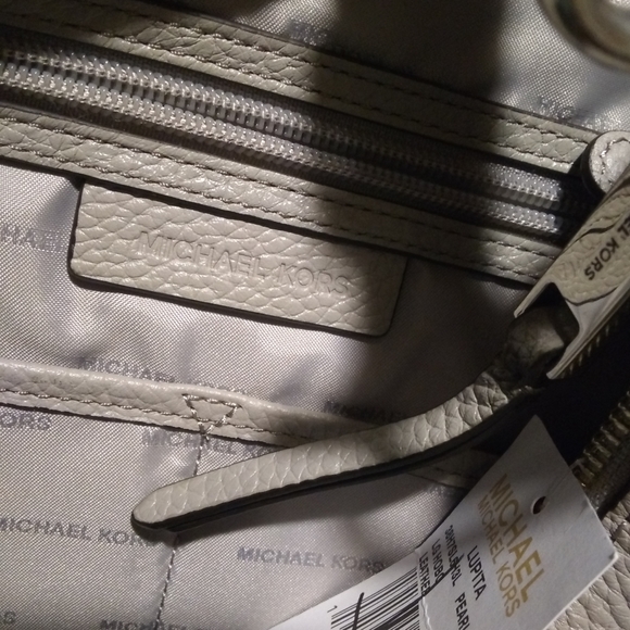 Michael Kors hobo handbag - Picture 4 of 15